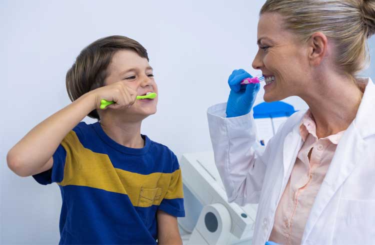 Çocuklarda Diş Temizliği Nasıl Yapılmalı